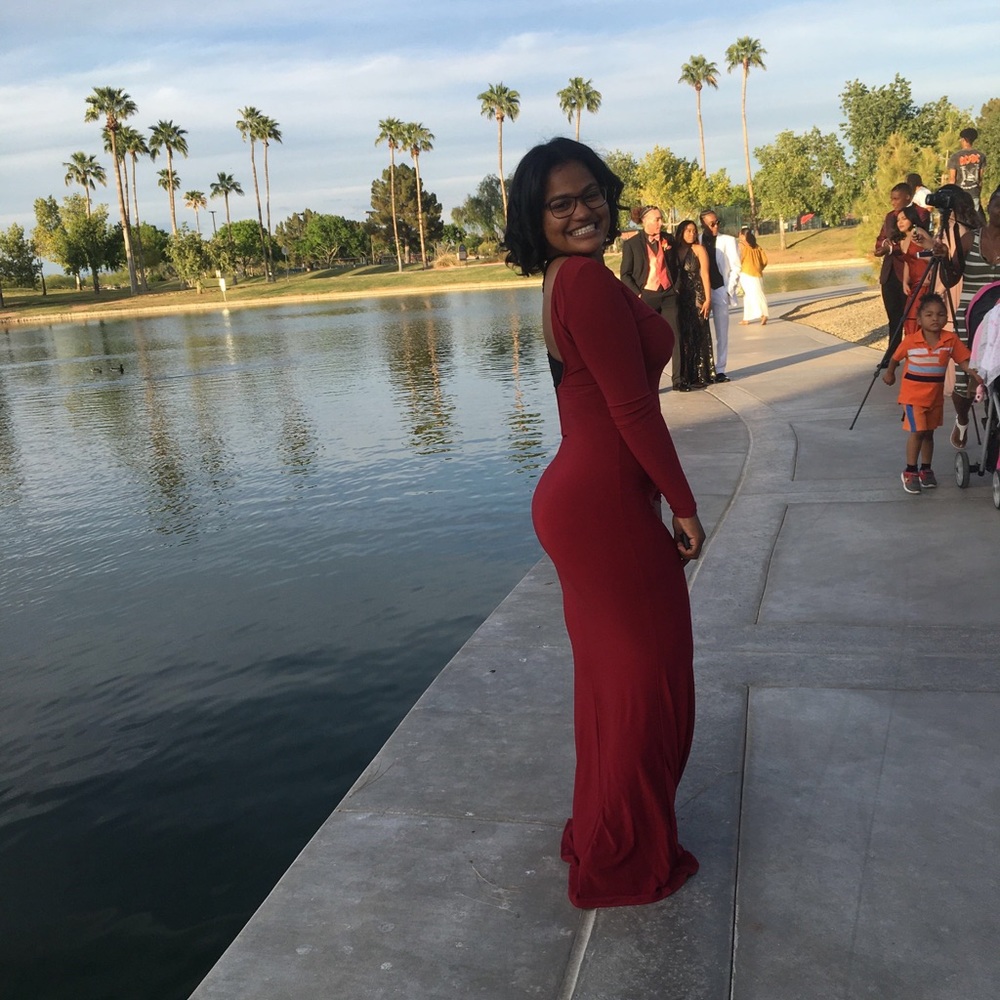 Burgundy dress - Picture 3 of 6